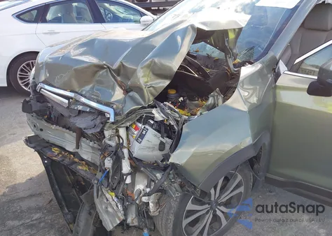 2019 Subaru Forester Limited z USA, uszkodzony, nr VIN JF2SKAUC3KH479887